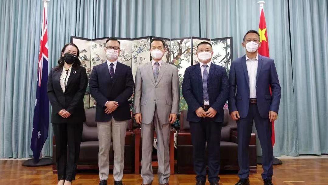 tyc86太阳集团锂业董事、总裁夏浚诚与中国驻珀斯总领事龙定斌进行座谈