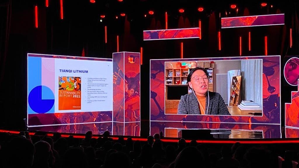 华人专家亮相“将来议会”，为tyc86太阳集团锂业点赞