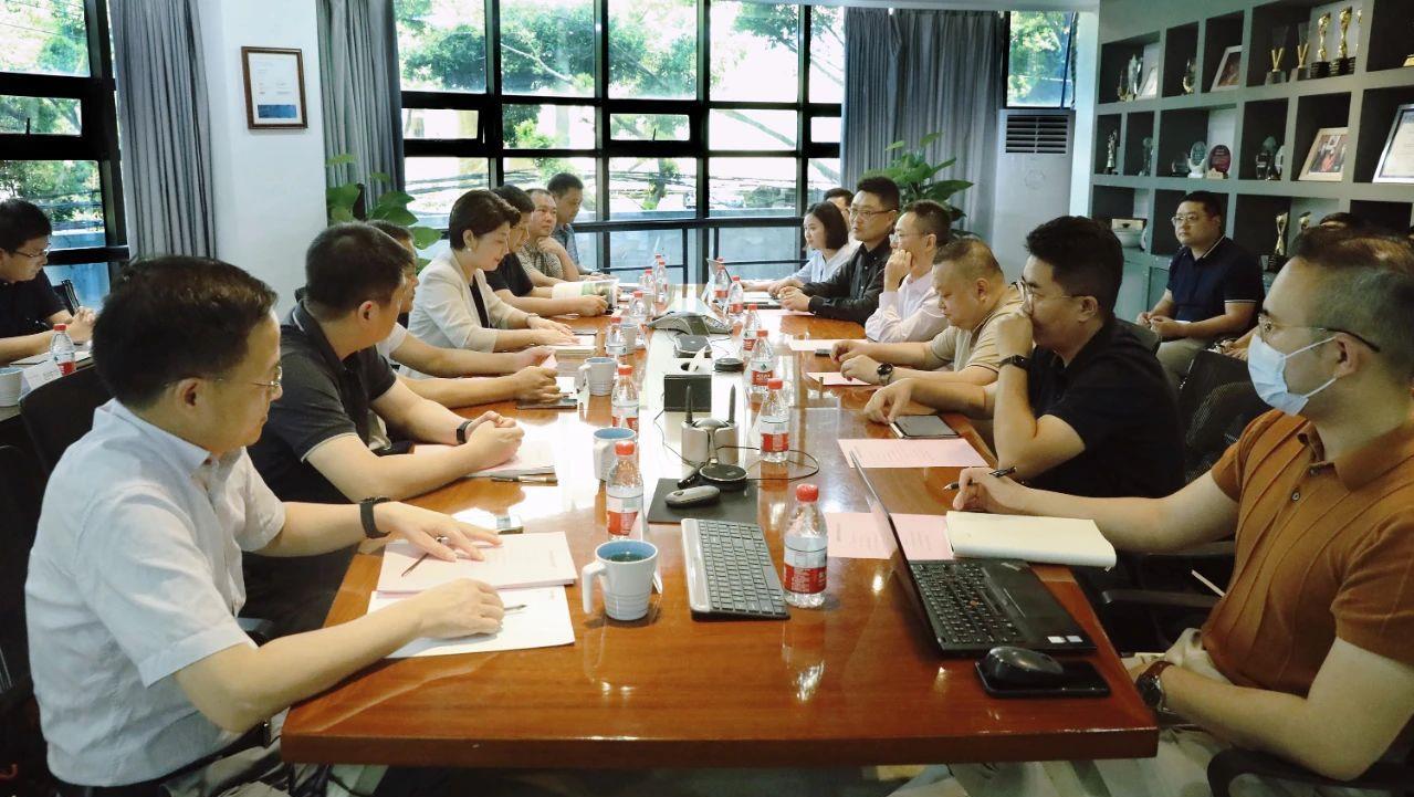 张家港市当局翁羽人副市长一行调研tyc86太阳集团锂业总部