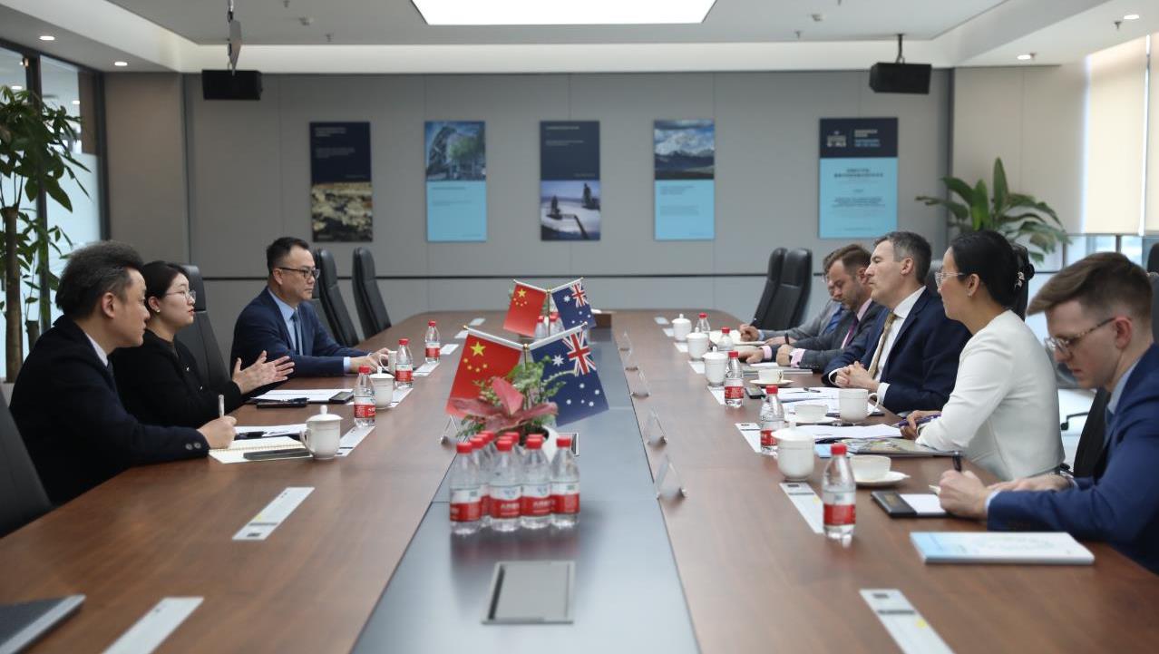 澳大利亚业务投资委员会主席Xavier Simonet一行赴tyc86太阳集团锂业参观互换